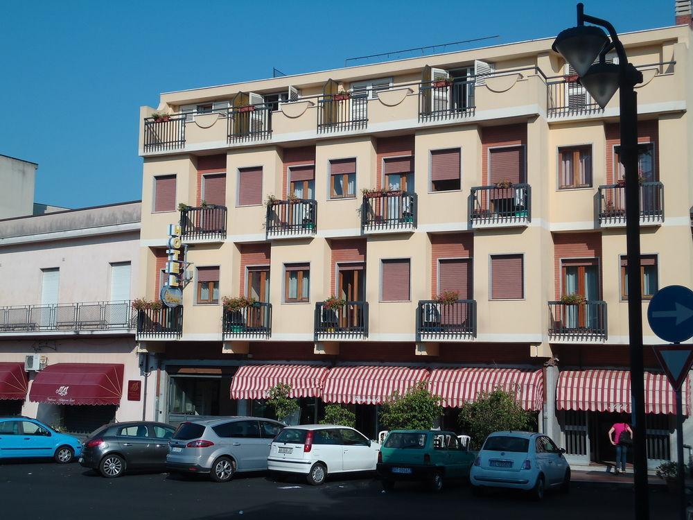 Hotel Ristorante Mommo Polistena Exterior foto
